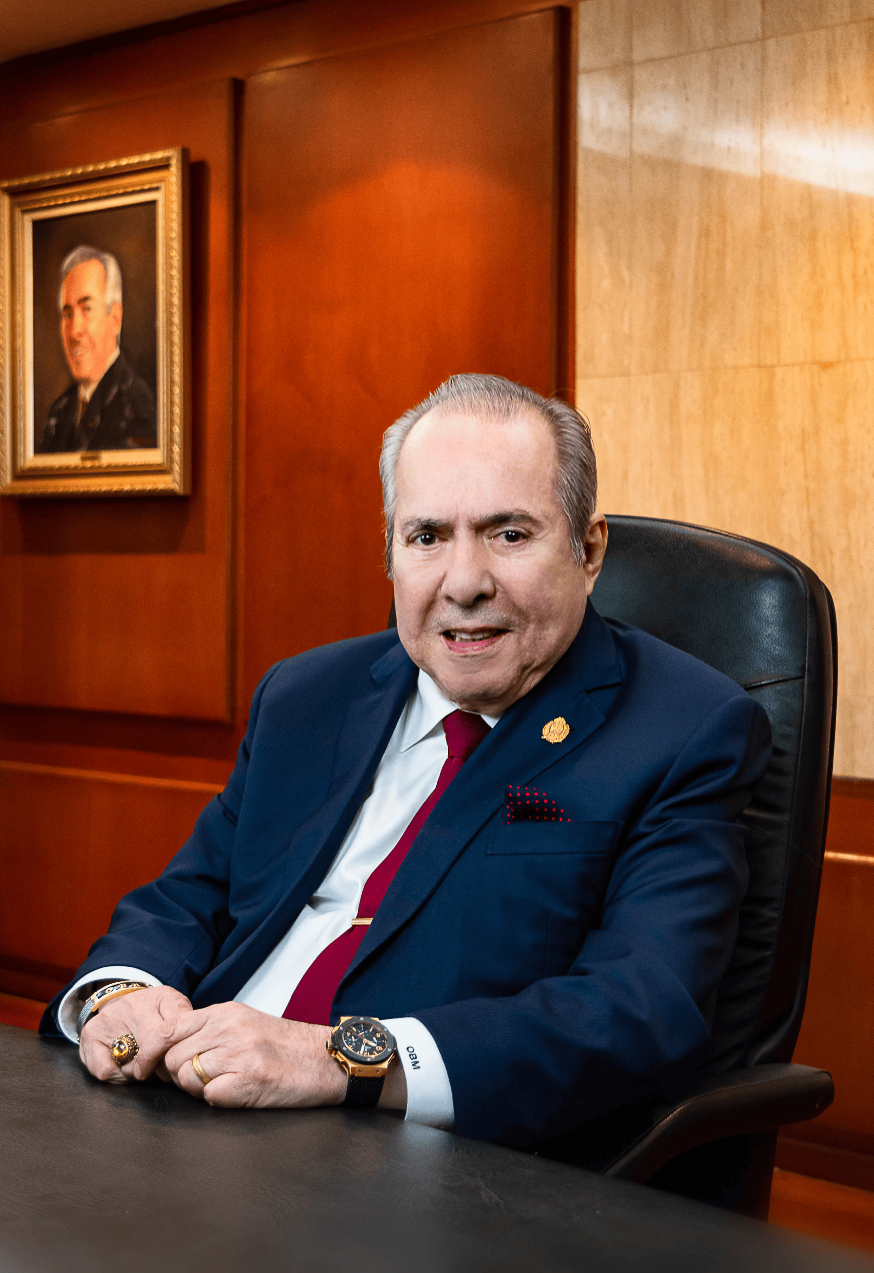 Foto del Rector Fundador de la URBE